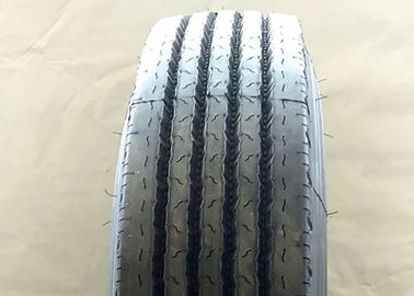 Rohr-Art breite Basis-Reifen verlaufen geformter Sipes-Entwurf 8.25R20 TT ECE genehmigt im Zickzack